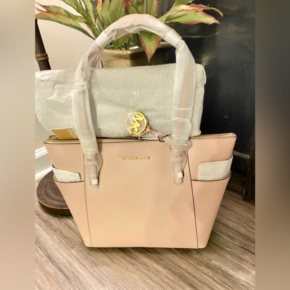 🪷NWT Michael Kors LARGE Jet Set Laptop Travel Shoulder Purse Tote-Soft Pink - Picture 6 of 12